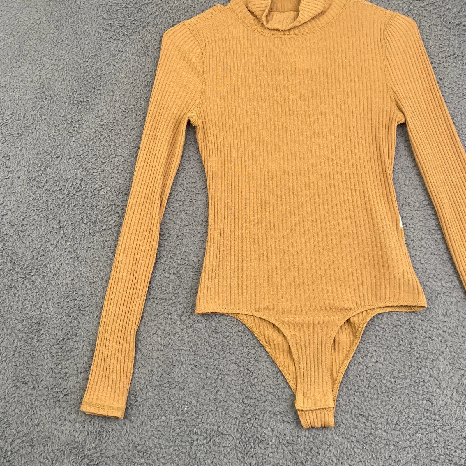 vuori bleeker long sleeve mock neck ribbed 