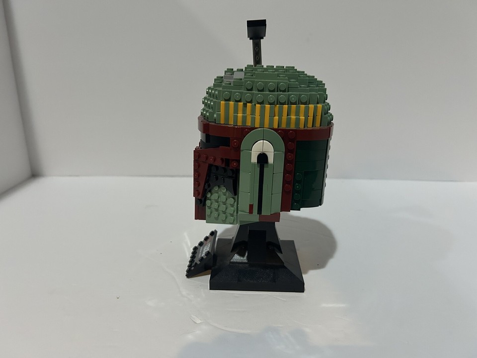 LEGO Star Wars Boba Fett Helmet 100 Percent Complete (missing