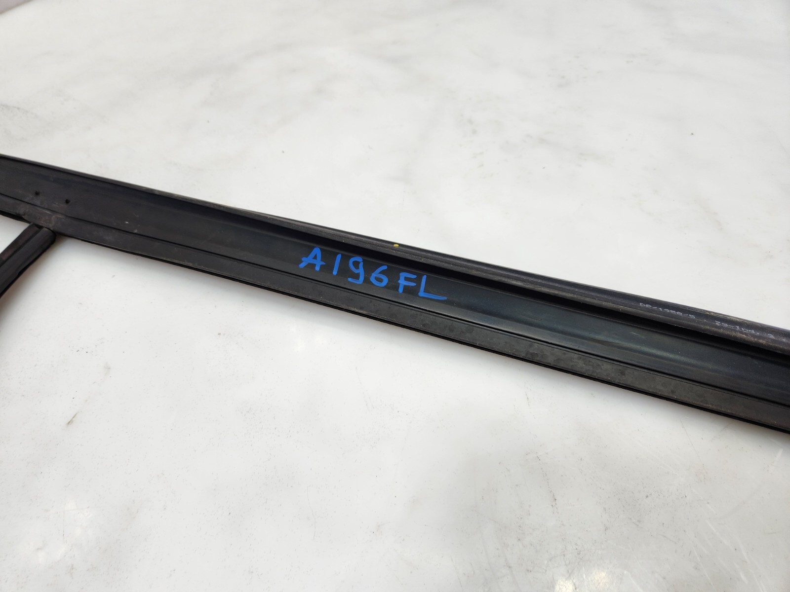 ✅ 10-14 OEM Rolls-Royce Ghost RR4 Front Left Driver Door Rubber Window Guide