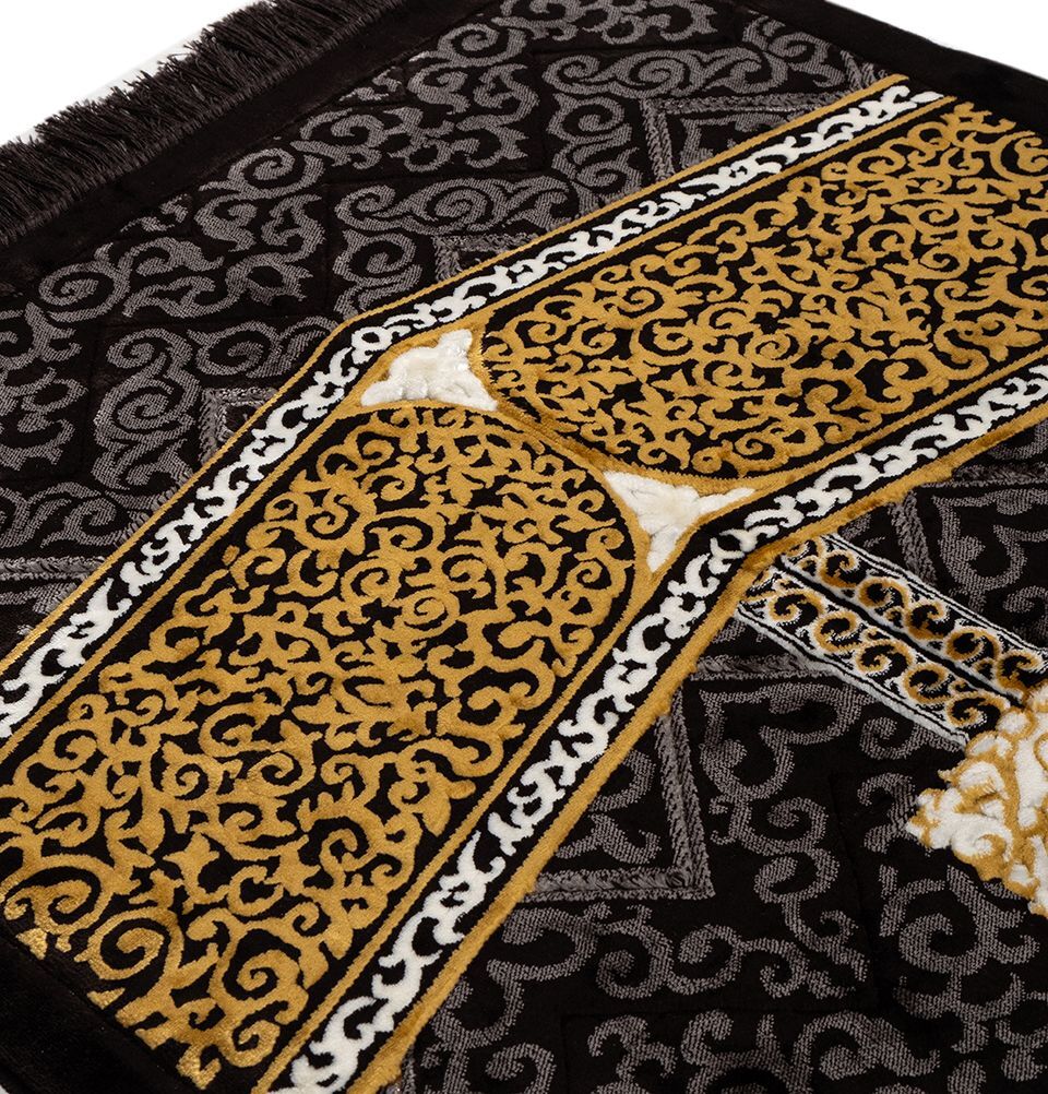 Black Diamond Islamic Janamaz Seccade Prayer Rug - Hajar al-Aswad