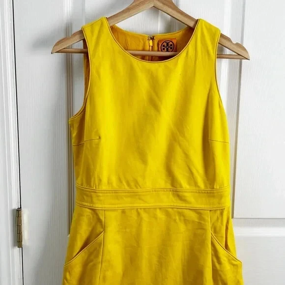 Tory Burch abito tubino senza maniche al ginocchio colore giallo taglia 4