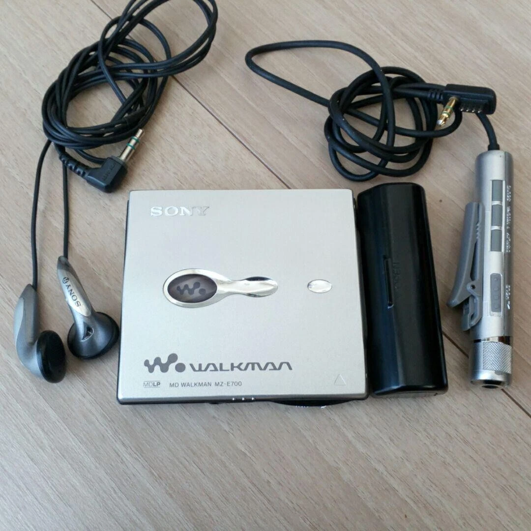 SONY MD Walkman MZ-E700 with complete set of accessories