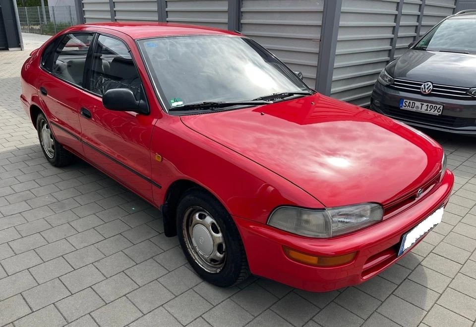 Toyota Corolla Liftback E10 ; 1.3 XLI ; 16V (Unfallfrei) viele Ersatzteile - Bild 2 von 4