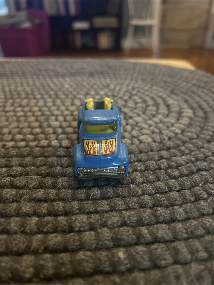 Vintage 1973 Hot Wheels '56 Ford Pickup Truck Azul com Motocicletas Metálicas - Imagem 2 de 3