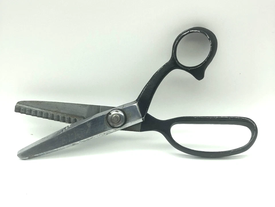 Vintage Elk Griffon Cutlery Pinking Shears 8.5" Forged Steel Japan - 71 Scissors - Image 2 of 4