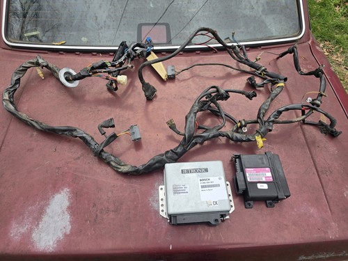 VOLVO 240 LH 2 4 ENGINE HARNESS ECU EZK NON EGR NON ABS TESTED 1989 volvo-240-lh-2-4-engine-harness-ecu-ezk-non-egr-non-abs-tested-1989