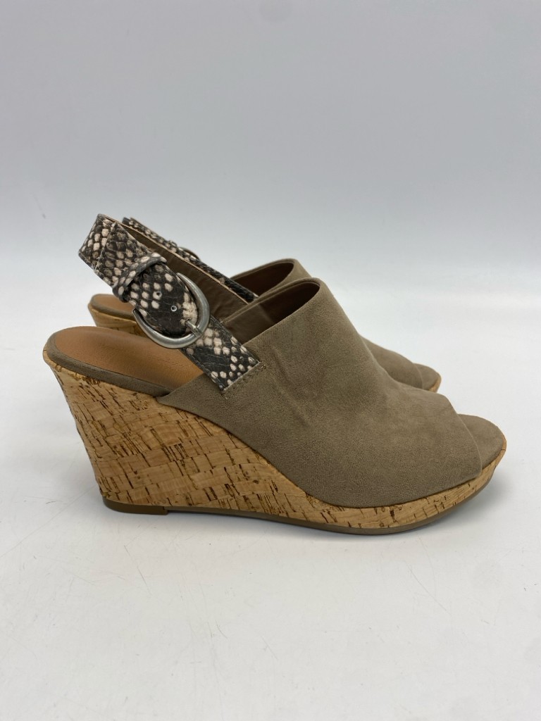 Universal Thread  Size 7 Sandals - image 2