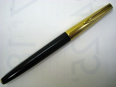French made Waterman fountain pen C F PLAQUE OR G nib 18K750