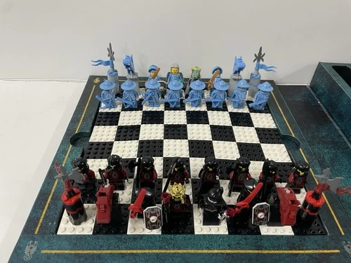 2005 LEGO Knights Kingdom Chess Game 851499