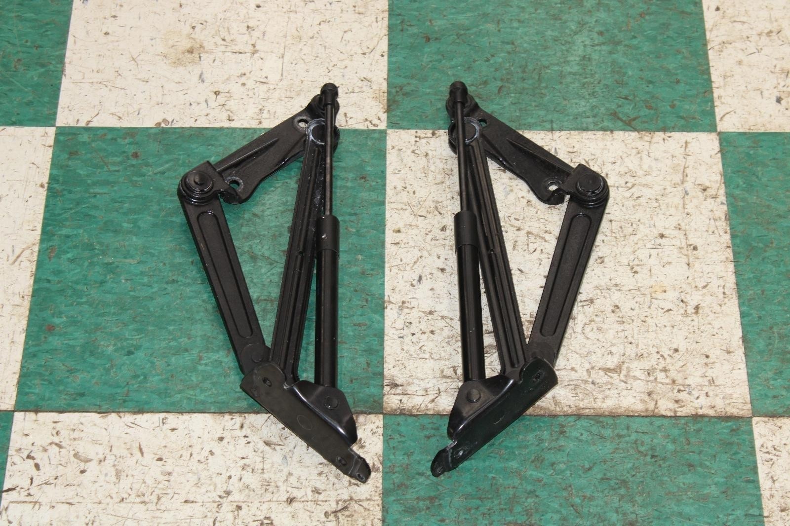 Bentley Continental GT 2003-2010 Rear Left, right Luggage compartment brackets Pair