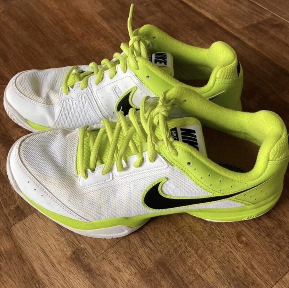 Men's Nike Air Cage Court Size 9