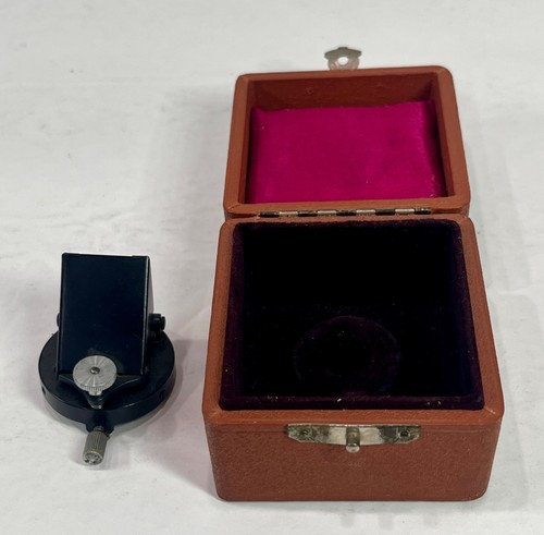 Visor de microscopio de ángulo recto vintage con caja de almacenamiento E. Leitz Wetzler - Imagen 3 de 6