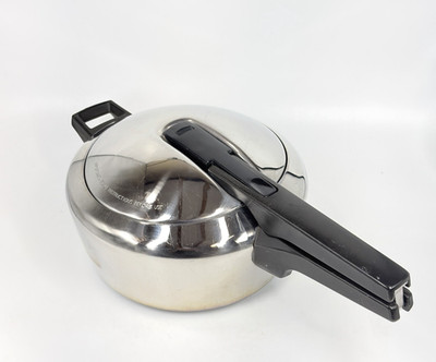 Hawkins Futura Pressure Cooker 4 Litre Stainless Steel 9''