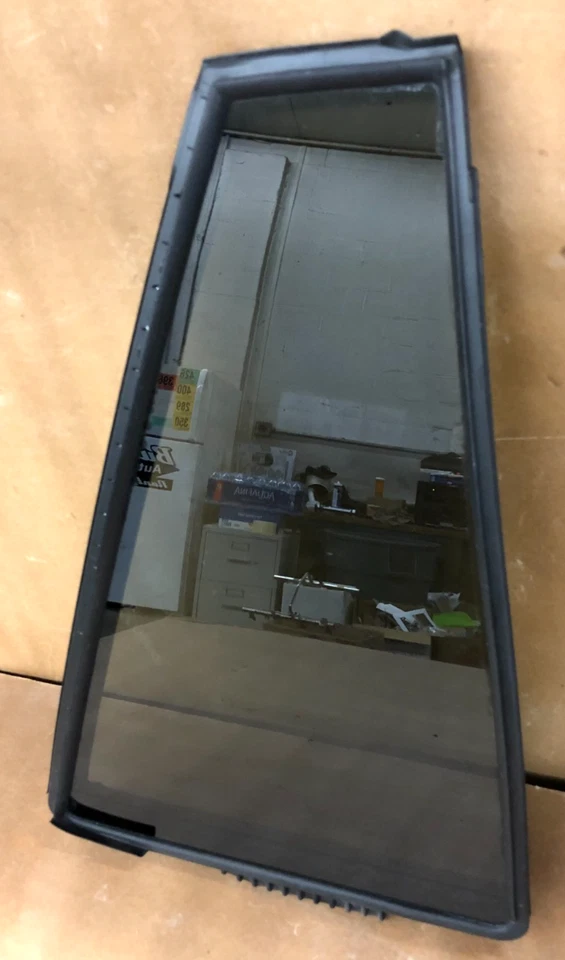 2012 suzuki grand vitara door vent window glass ( passenger rear ) 2006-2013 - Image 2 of 4