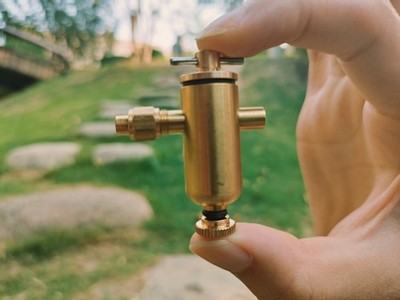 Microcosm M7D Brass Displacement Lubricator-Oil Injector for Steam Engine Models