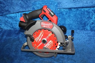 Milwaukee 2834 20 M18 Brushless Cordless Circular Saw 7 1/4" inch Blade Red
