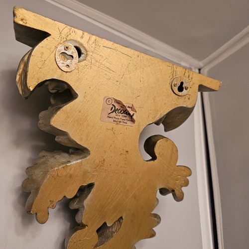 Estante de pared dorado con decolina hecho a mano y pintado a mano, aproximadamente 9" por 9,5", buen estado - Imagen 17 de 19