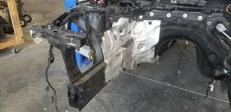 16 BMW M3 F80 FENDER APRON RAIL CUT RIGHT PASSENGER Foto 3 de 4