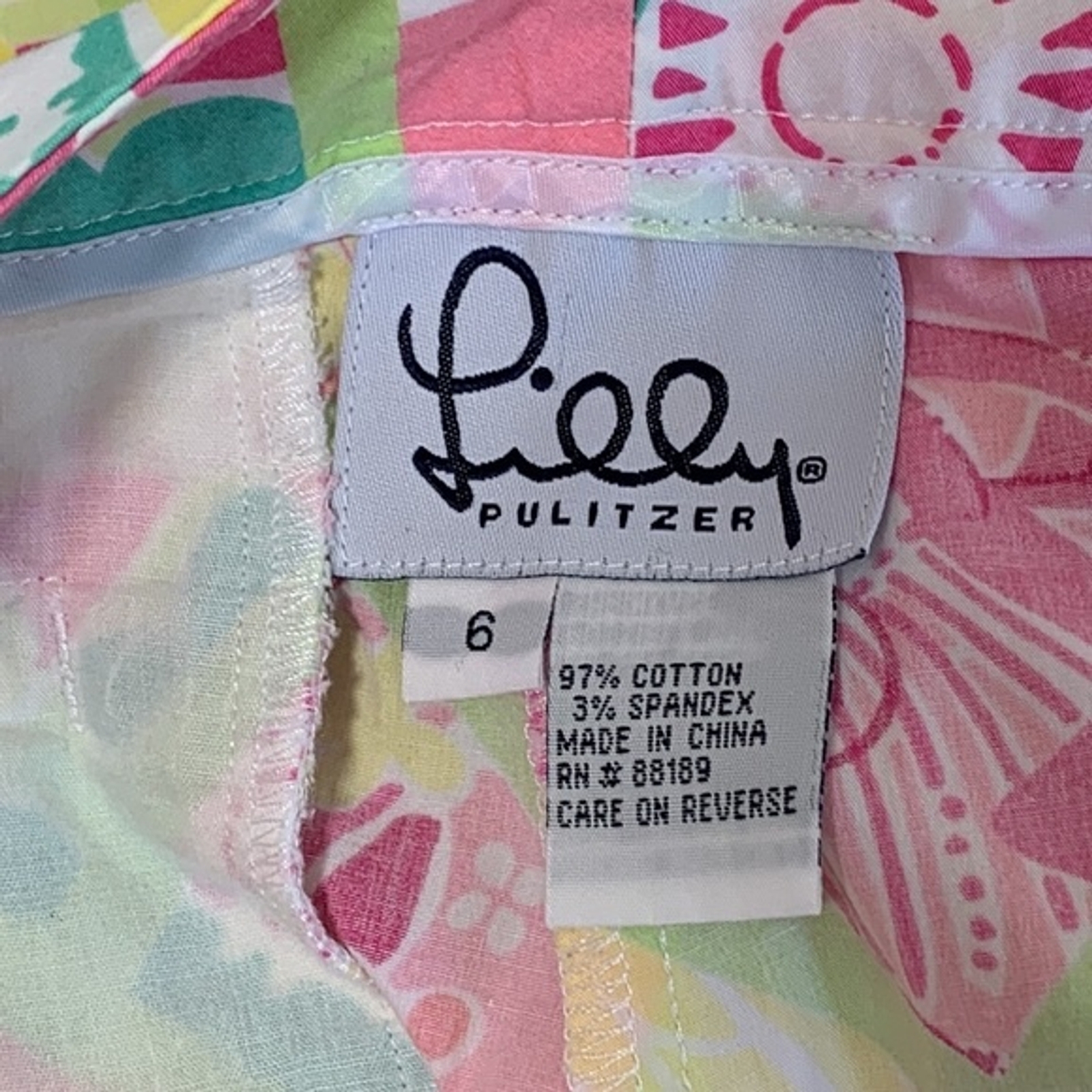 Lilly Pulitzer “Diamondhead Patch” print capri pa… - image 2