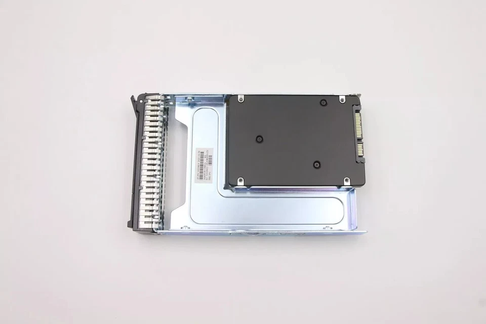 NEW Lenovo 02JG492 4XB7A17066 ThinkSystem 3.5" SAS 800GB 12Gb Hot Swap SSD - Image 3 of 4