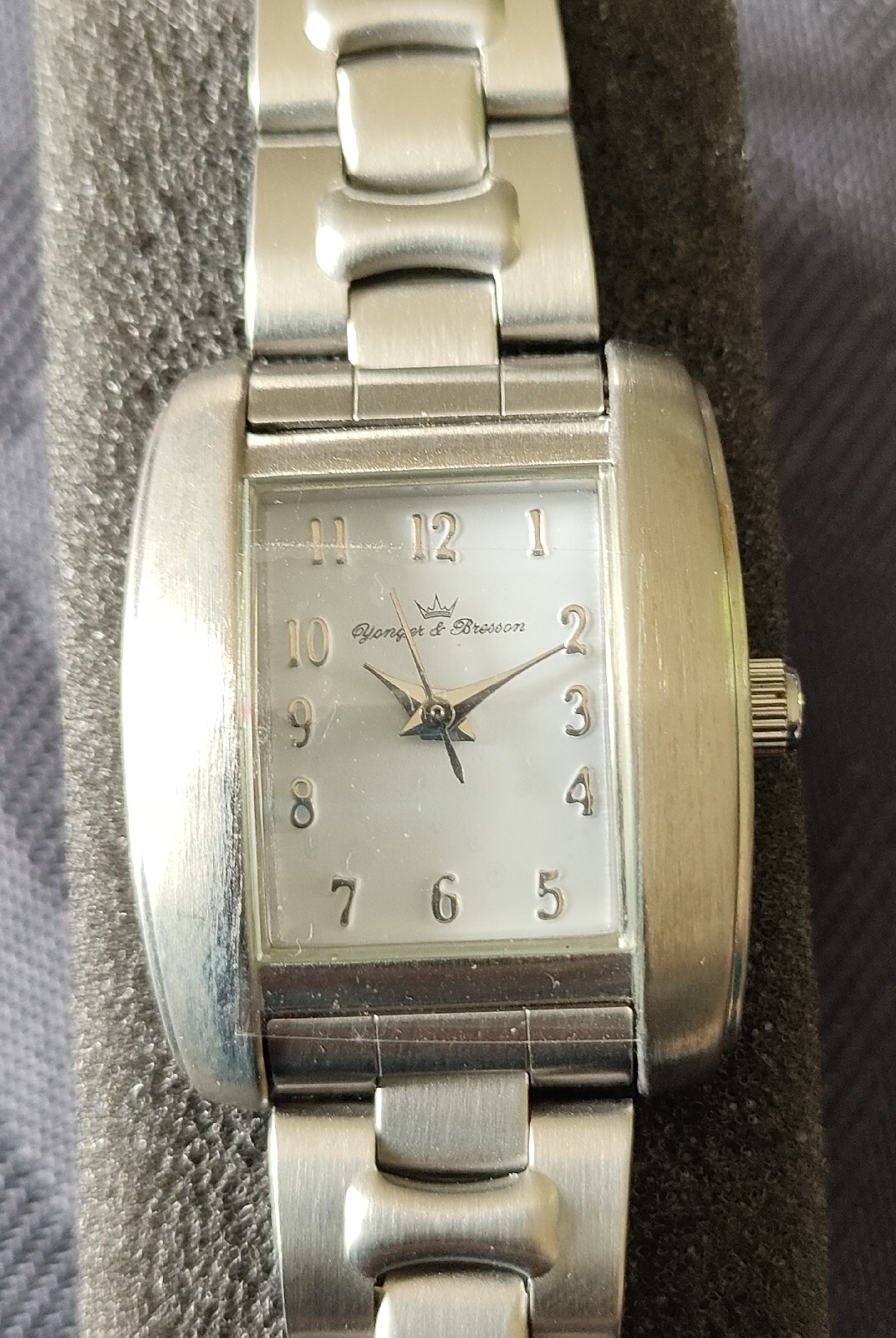 Montre Yonger et Bresson étanche et robuste pour un usage quotidien sans rayures