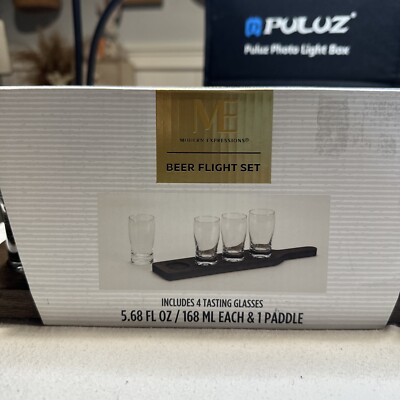 New In Box Modern Expressions 4 Tasting Glasses Beer Flight Wooden Paddle Set