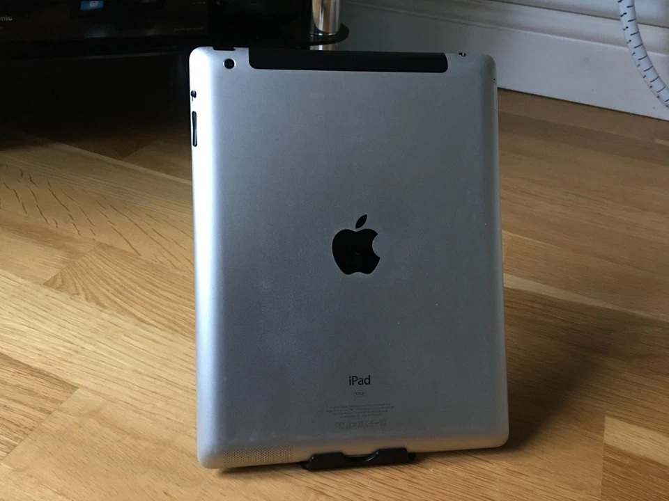 Apple iPad (3rd generation) · 64GB · Cellular, photo 4 of 5