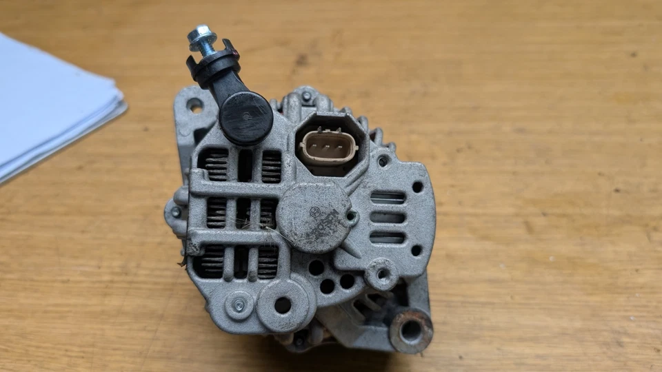 SUZUKI SWIFT ALTERNATOR 1.3 PETROL 2005-10 0986081950 ** - Image 3 of 4