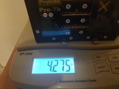 Profoto Pro7b battery with 2x batteries
