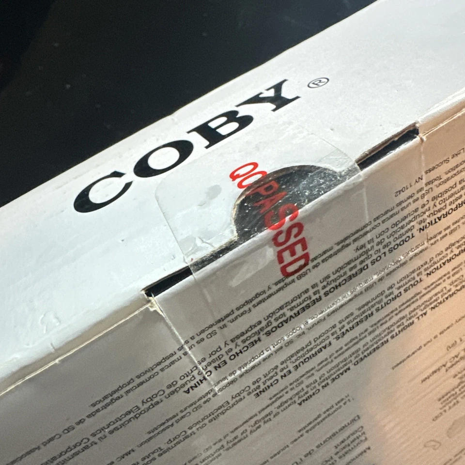 Coby DP700 7" Widescreen Digital Picture Frame LED Display 16:9 Photo Viewer - Image 4 of 4