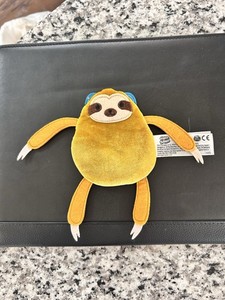 Kinetic Sand Squeez’meez Sloth Plush – Rare 6” Gold Sensory Fidget Stress Toy