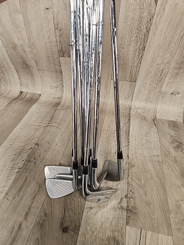 Cleveland Golf CG Tour Blades Irons 3-PW Dynamic Gold S300 - RIGHT HAND - Picture 7 of 12