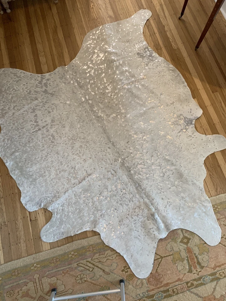 Alfombra de piel de becerro sintética, ¡excelente estado! Foto 2 de 4