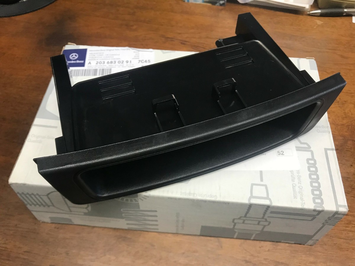 Plateau De Rangement Console Centrale Mercedes Classe C W203 - Référence 20368302917C45