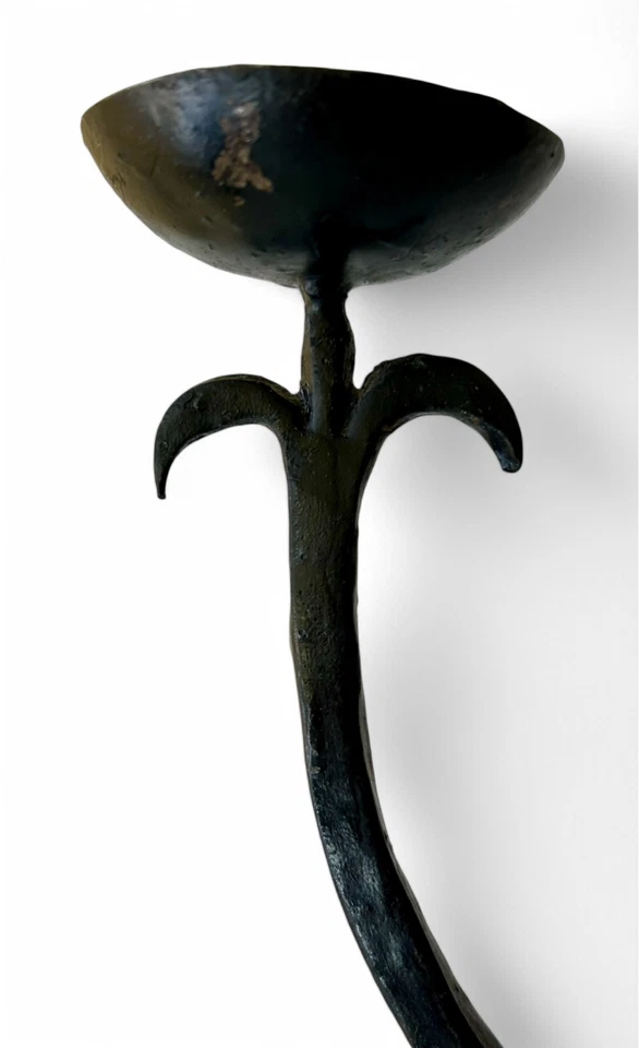 Candelabro vintage de hierro forjado forjado a mano 4 brazos candelabro negro años 70 Foto 3 de 4