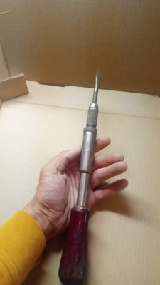 Vintage Ratcheting Screwdriver From The 1920's   (USA MADE)