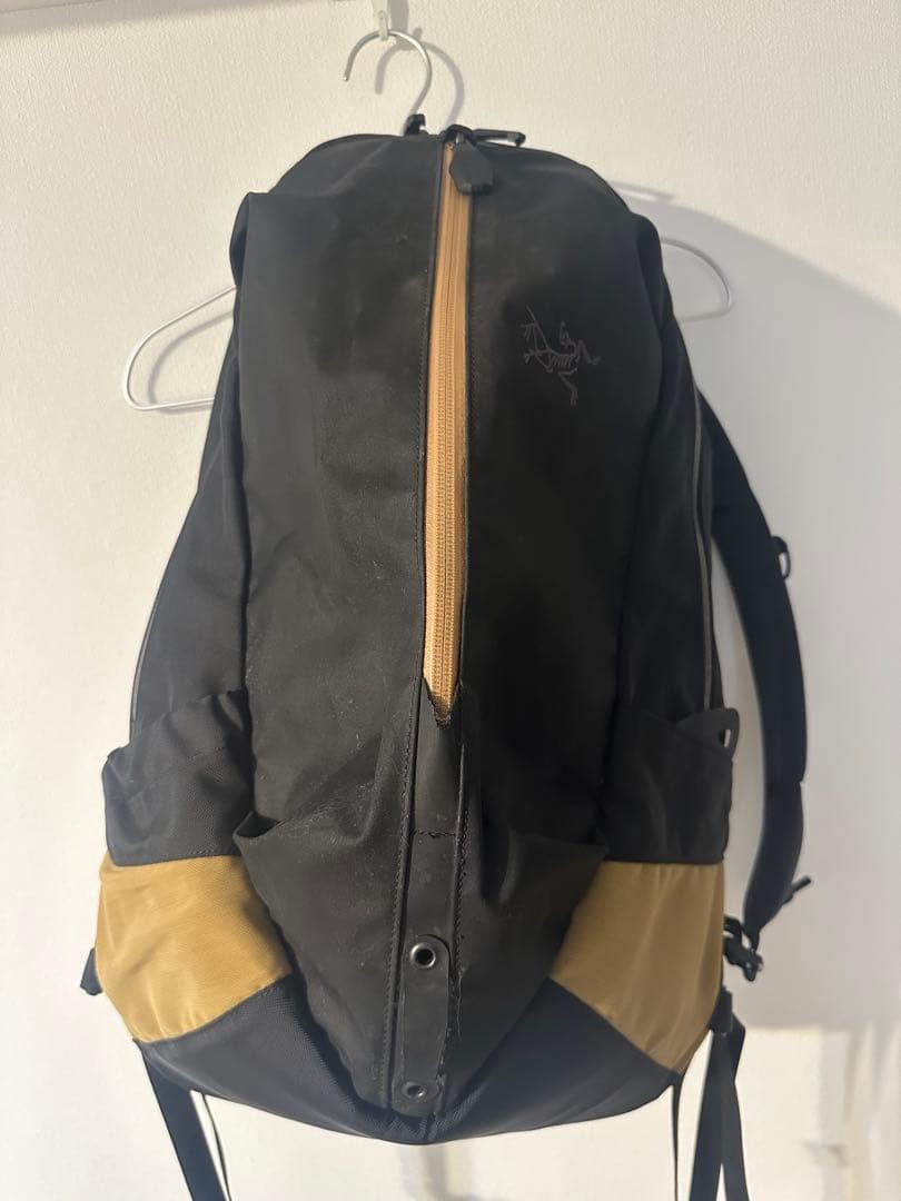 Arc'teryx Oshman's Arro22 Black Used Outdoor Backpack - Gem