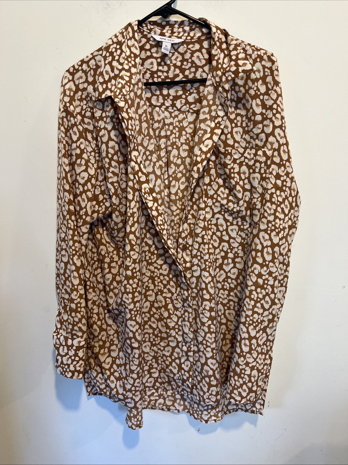 Nine West brown and white animal print button-down blouse Size XL