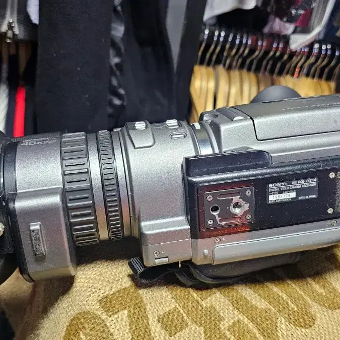 Sony Handycam DCR-VX2100 Camcorder w/ Battery - Used, Good