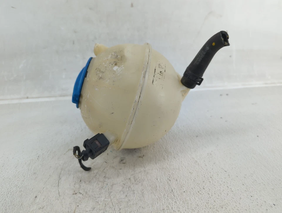 2005 Volkswagen Jetta Radiator Coolant Overflow Expansion Tank Bottle WU8YR - Image 4 of 4