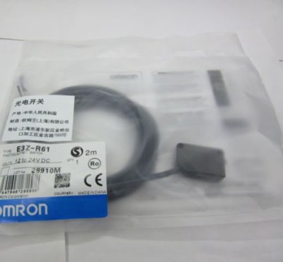 OMRON E3Z-R61 Photoelectric Switch E3ZR61 Sensors Cbale New
