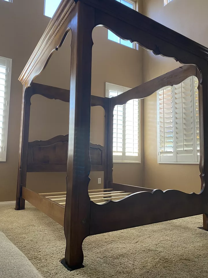 Ethan Allen Country French QUEEN Canopy Carved Poster Bed 26-5602 236 - Image 2 of 4