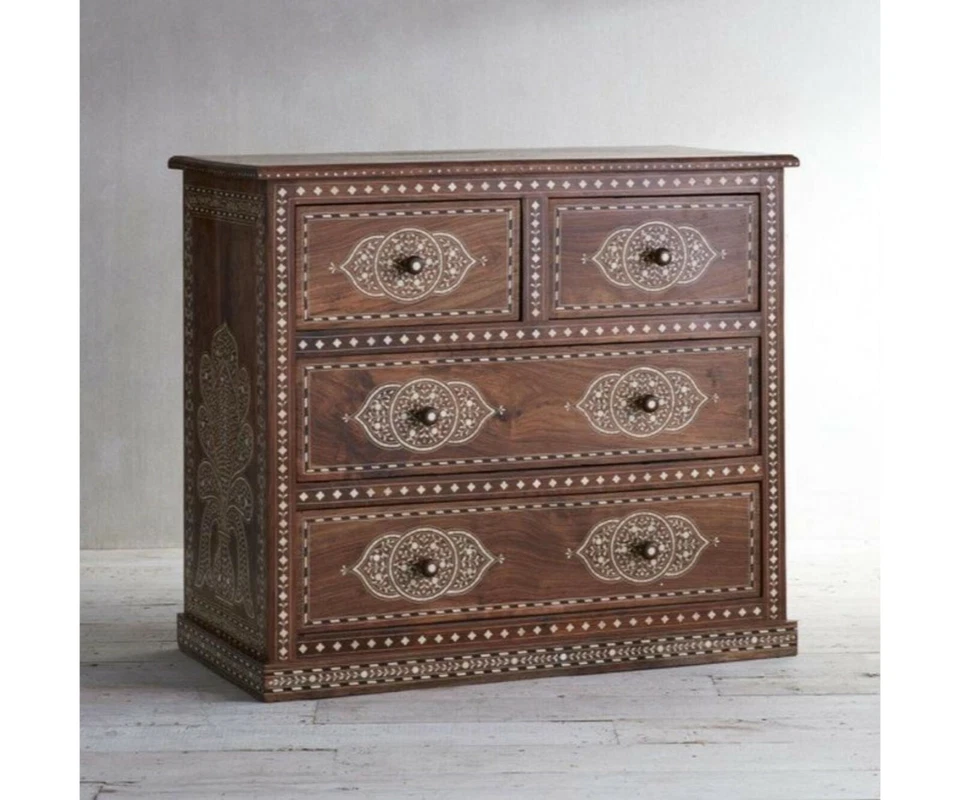 Mesa auxiliar Indian Teck madera con incrustación de hueso diseño floral marrón Foto 2 de 4