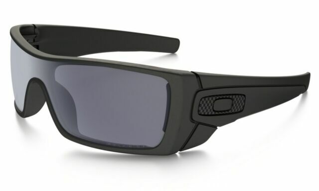 Oakley OO 9101-04 Polarized Batwolf 