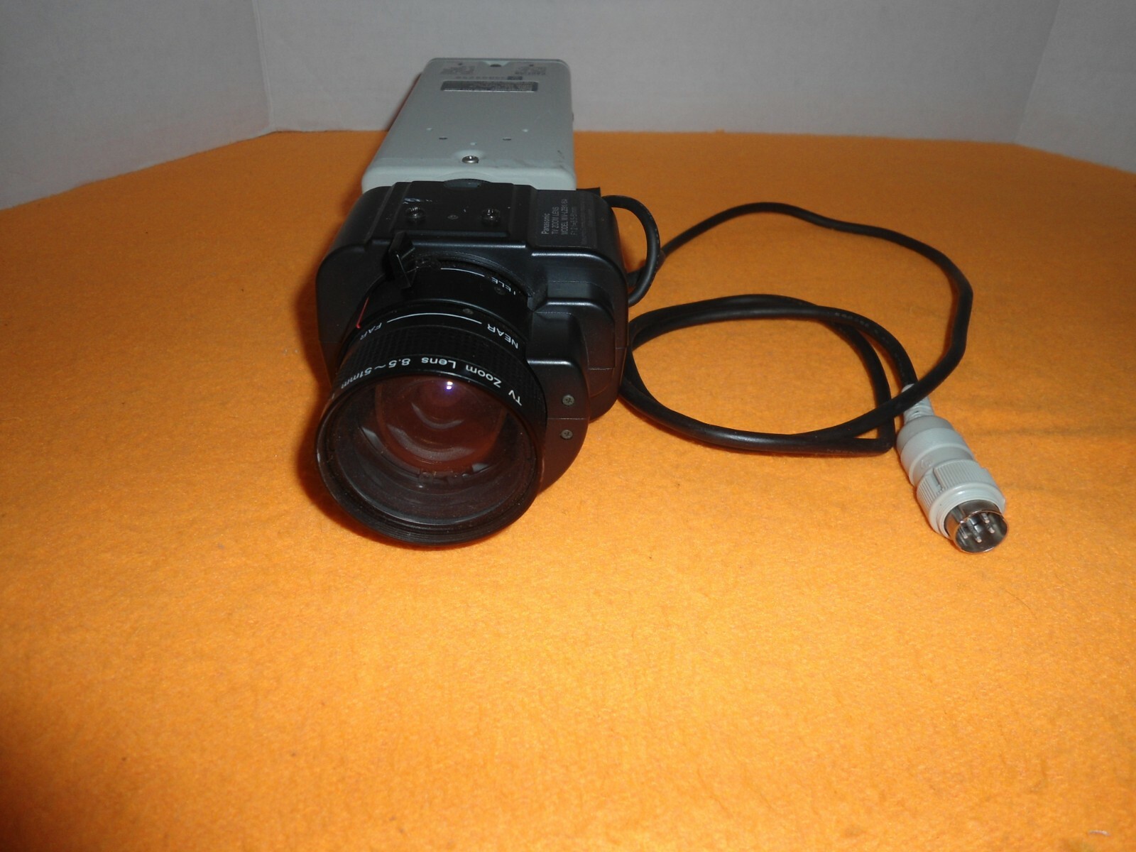 Panasonic WV-CL354 Colour CCTV WITH PANASONIC ZOOM WV-LZ81/