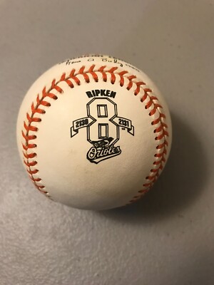 CAL RIPKEN JR RAWLINGS COMMEMORATIVE BASEBALL 2130 2131 GAME STREAK ...