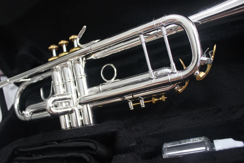 Bb Trumpet Silver Gold Plated Gold Button with 5c Trumpet Mouthpiece New - Image 4 of 4