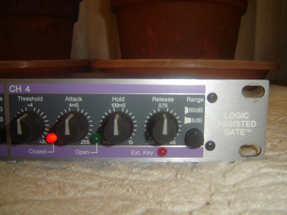 Aphex 105, Logic Assisted 4 Ch Noise Gate, Vintage Rack - Image 4 of 4