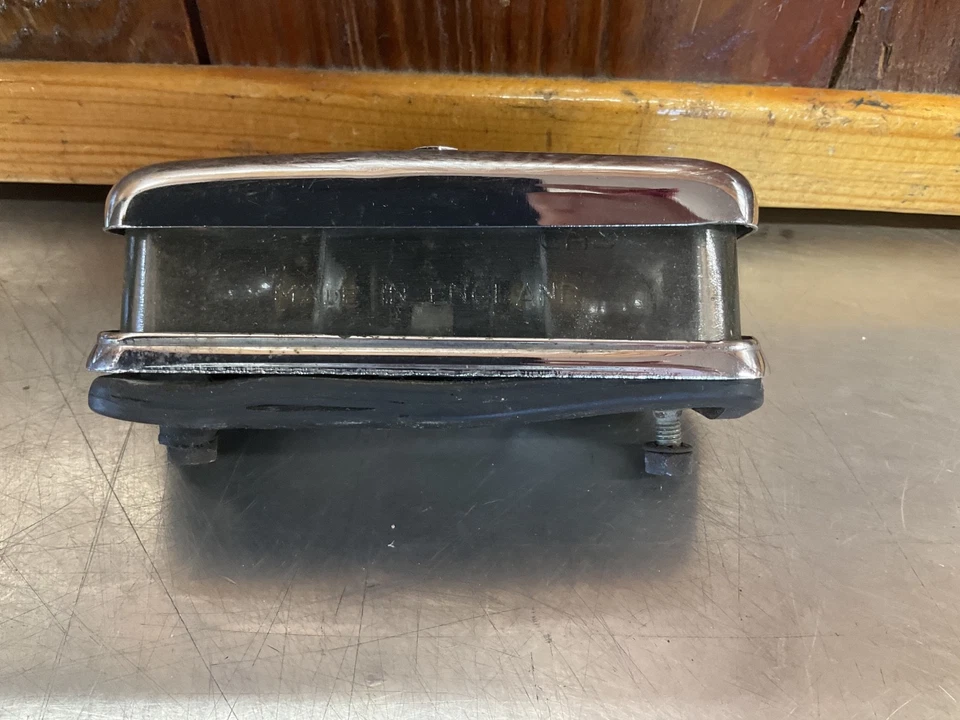 MG TD TF MGA • Lámpara de matrícula original LUCAS #L467, #53836. Usado. JMG99 Foto 2 de 4