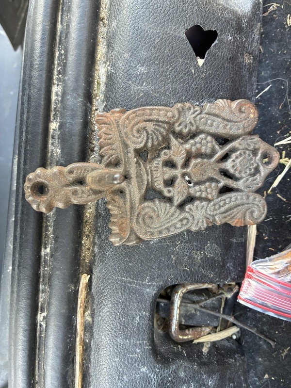 Vintage Cast Iron Footed Kitchen Trivet Detailed Floral Grapes Heavy Unmarked 